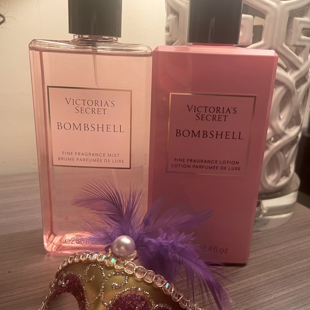 COPY - COPY - Victoria secret Bombshell set body lotion and splash 8.4 new bott…